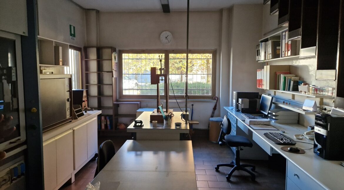 Locate Varesino (57)